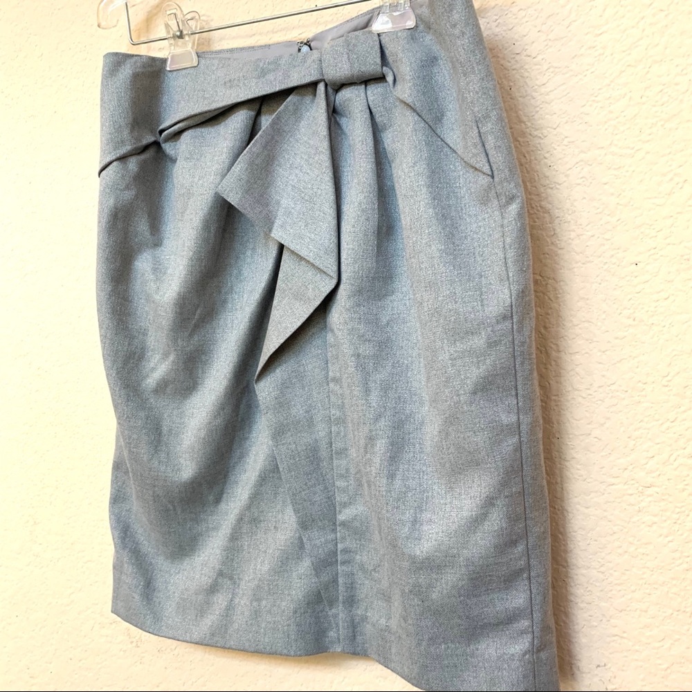 Banana Republic Grey Shimmer Front Bow Skirt - Picture 2 of 11